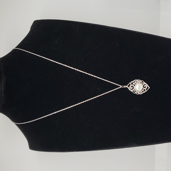 Fresh Water Pearl Pendant/Earrings/Ring Set with Diamond Accents - Picture 6 of 10